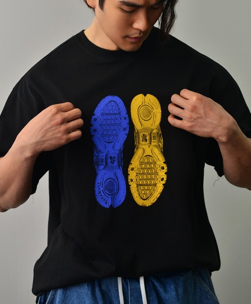 Colored Shoes Loose Fit Short Sleeve-Tee 024